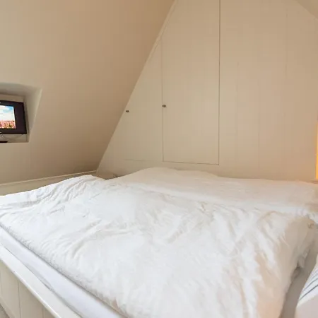 Haus Mittelstr Whg 4 Og Rechts Apartament Westerland